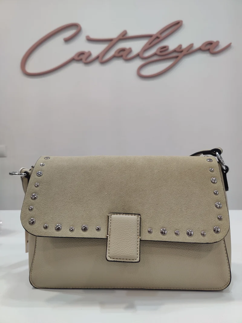 Bolso Tachas