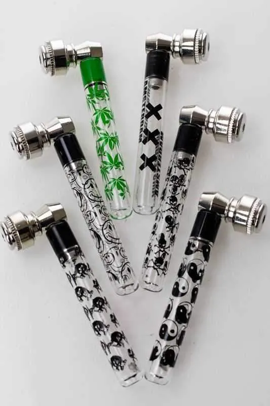 Glass tube pipe with metal screen