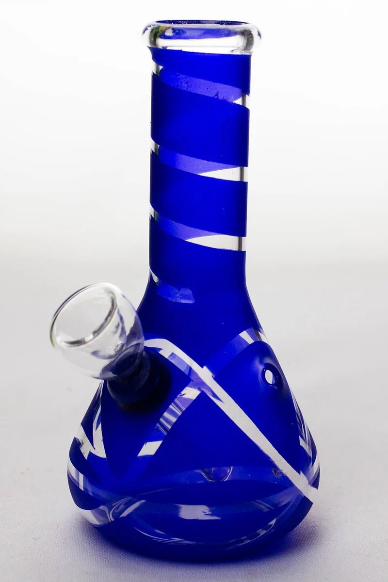 6" glass water bong