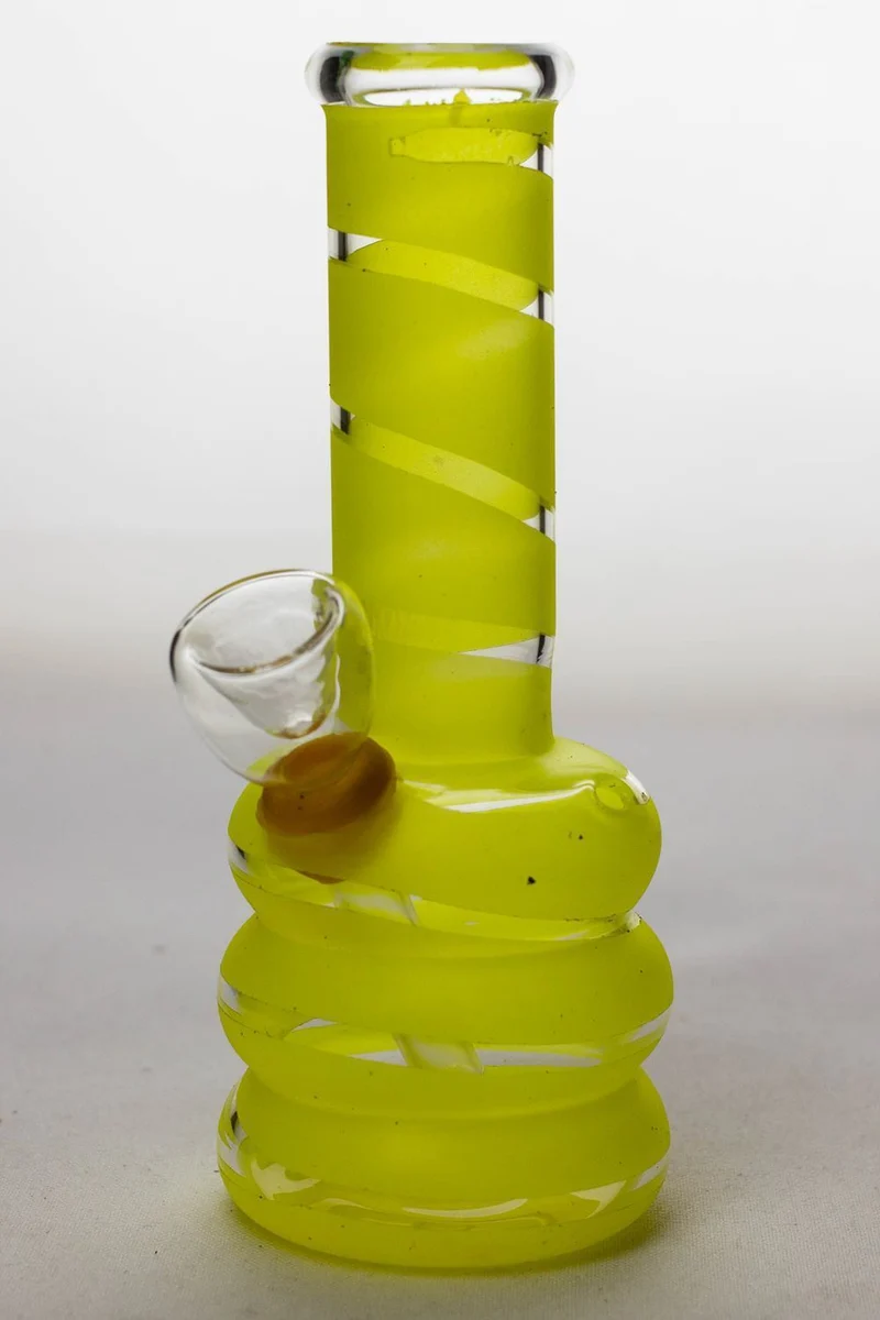 6" glass water bong