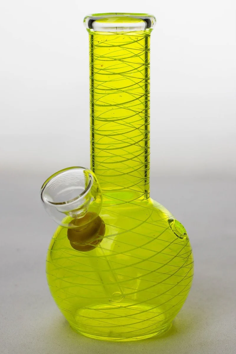 6" glass water bong